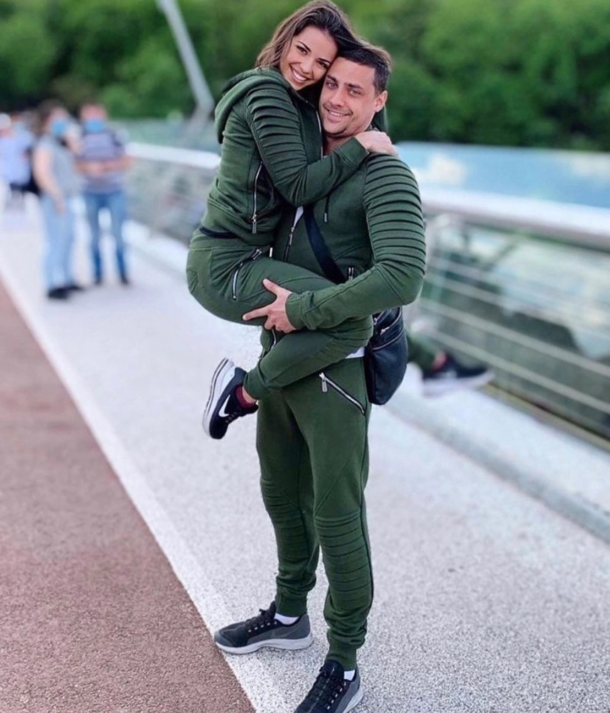 TRACKSUITS FOR COUPLES RELIEF