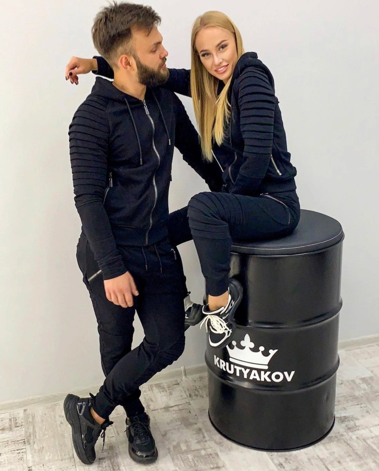 TRACKSUITS FOR COUPLES RELIEF