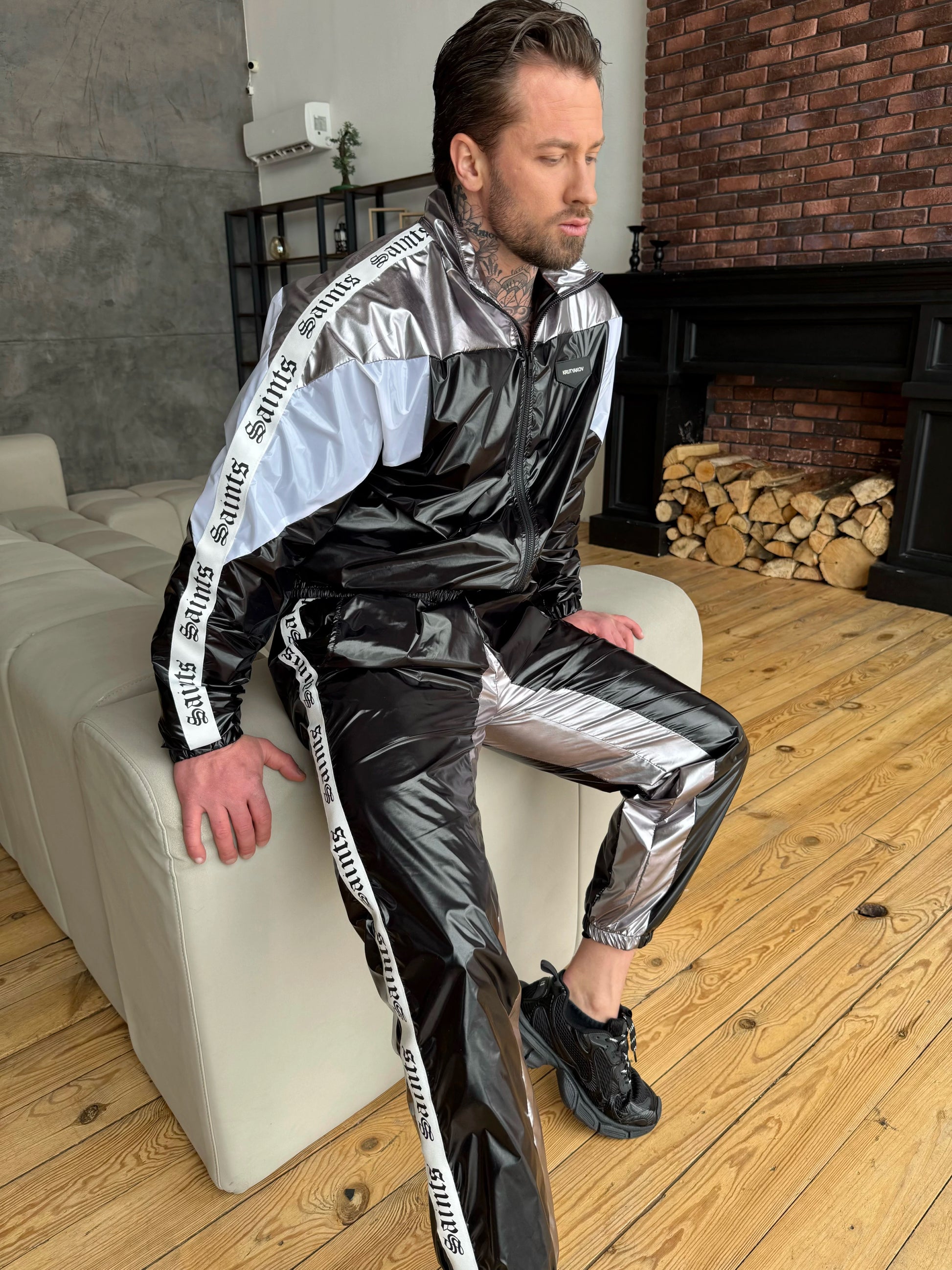Men’s luxury streetwear tracksuit with black and silver finish