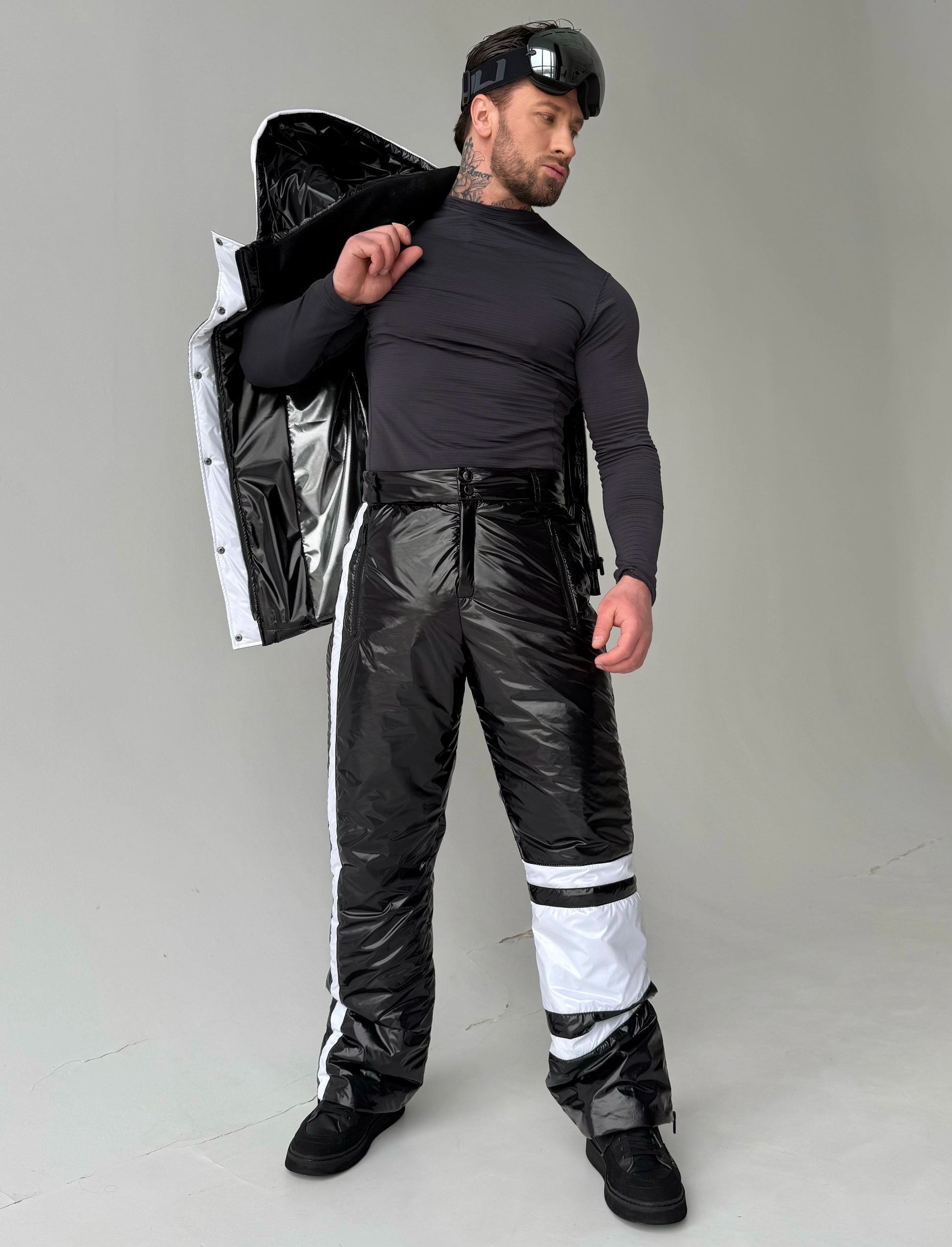 Men’s black ski suit for après-ski and cold weather trips