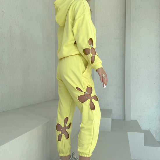 Women’s yellow matching tracksuit set perfect for airport outfits, spring styling, casual wear, and content creation
