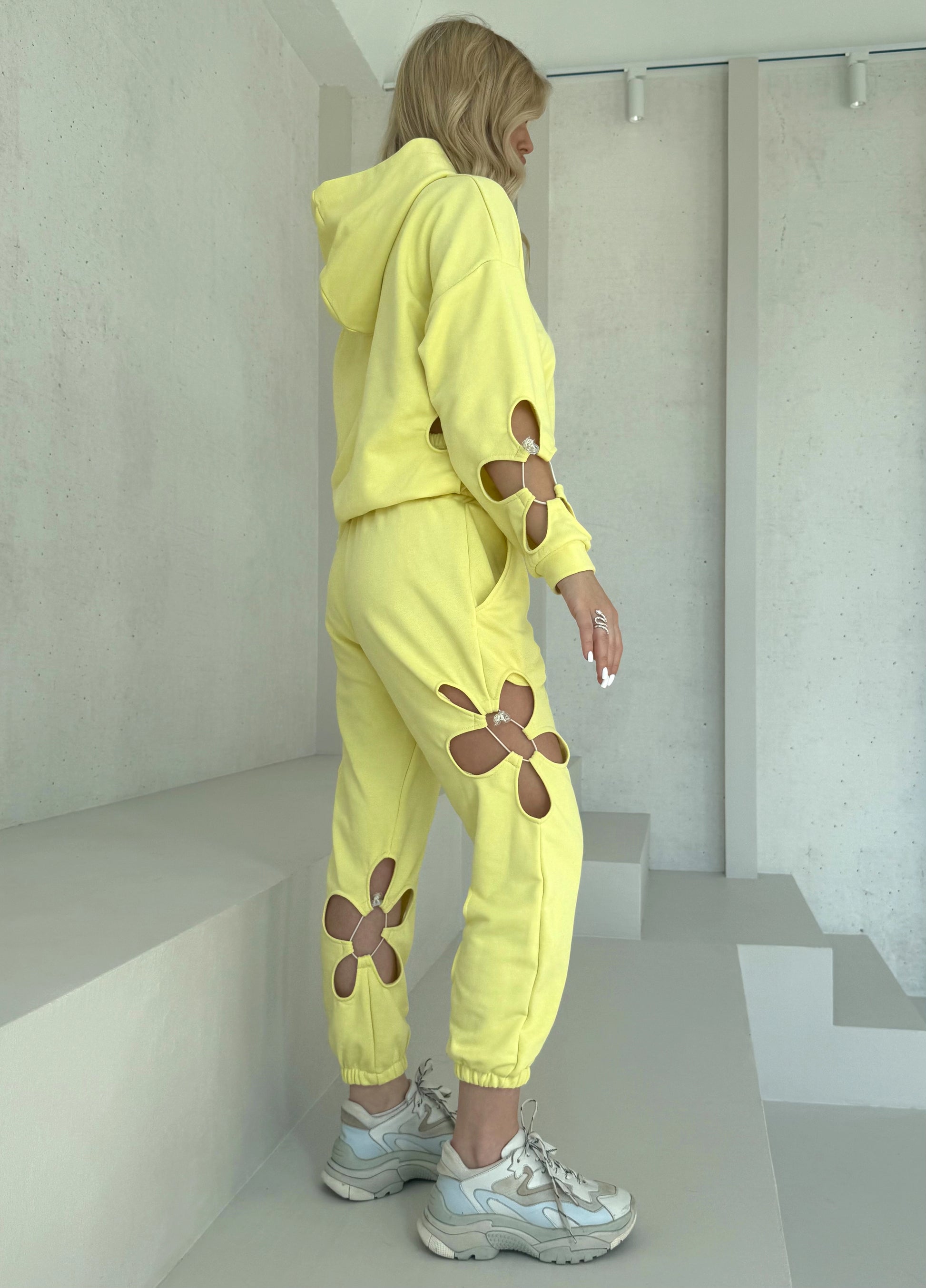 Women’s yellow matching tracksuit set perfect for airport outfits, spring styling, casual wear, and content creation