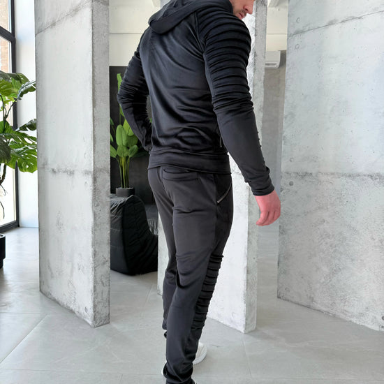 Men’s soft velour streetwear tracksuit for city outfits