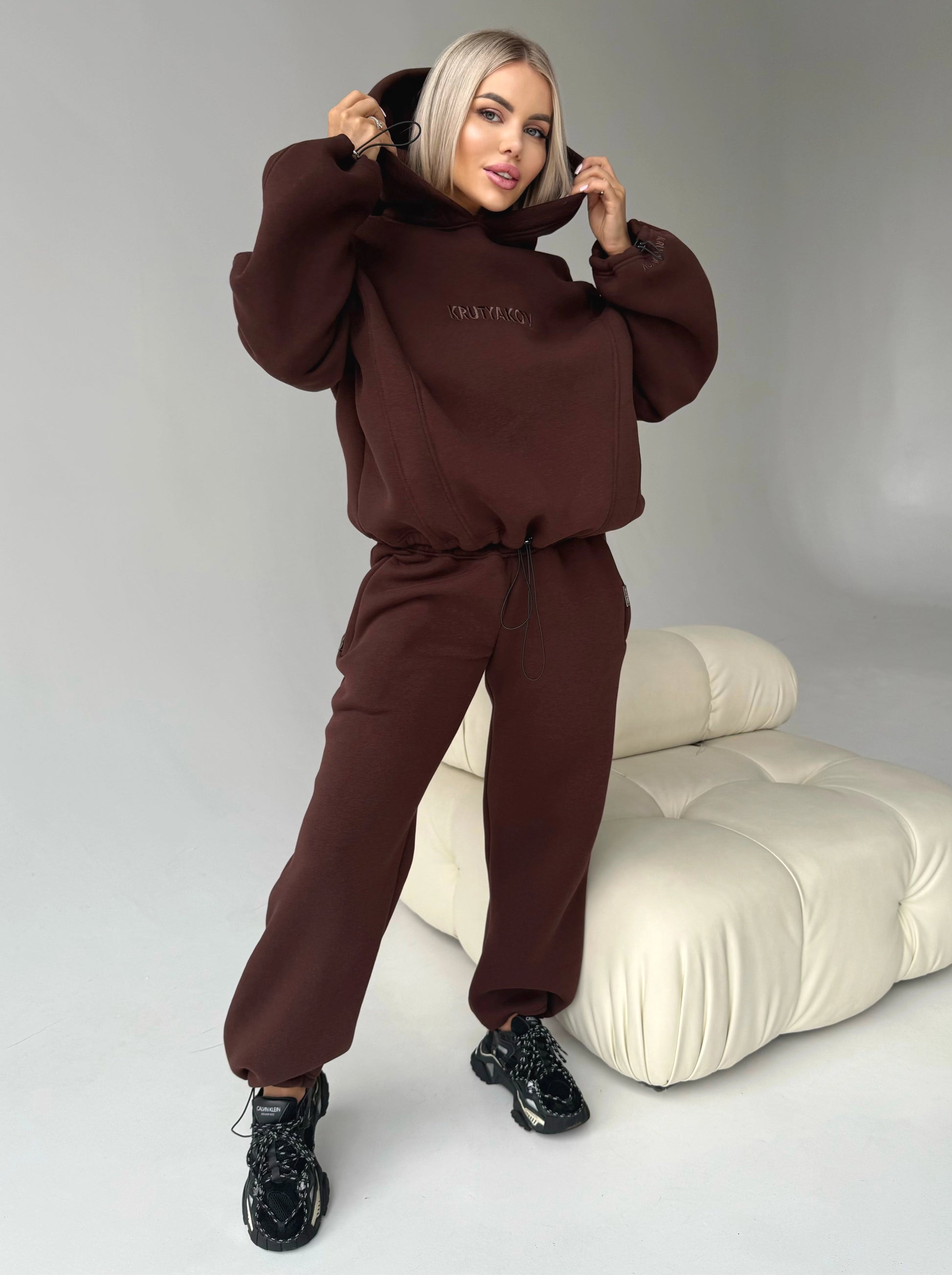Women’s Warm Tracksuit – Erika Brown