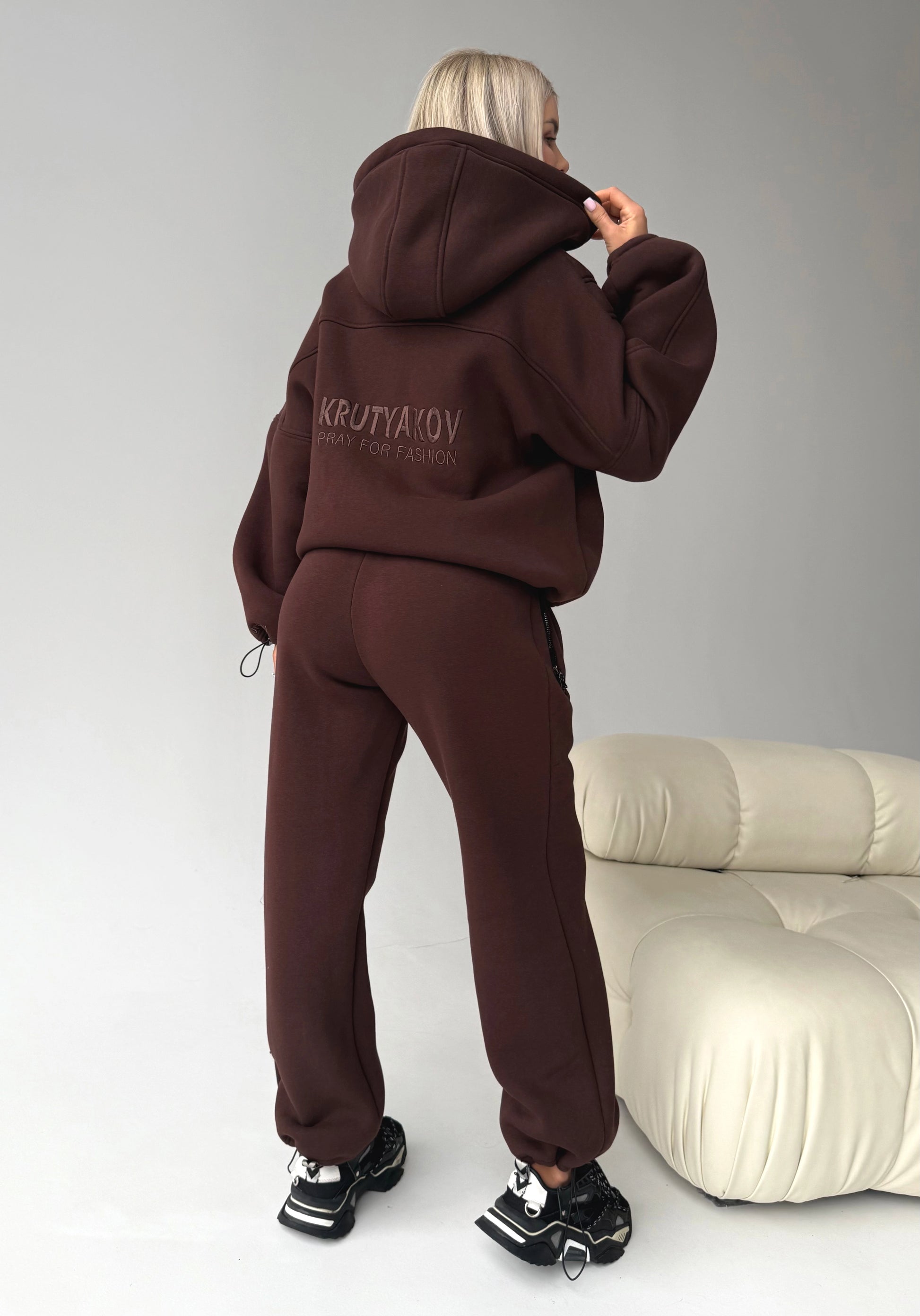 Women’s Warm Tracksuit – Erika Brown