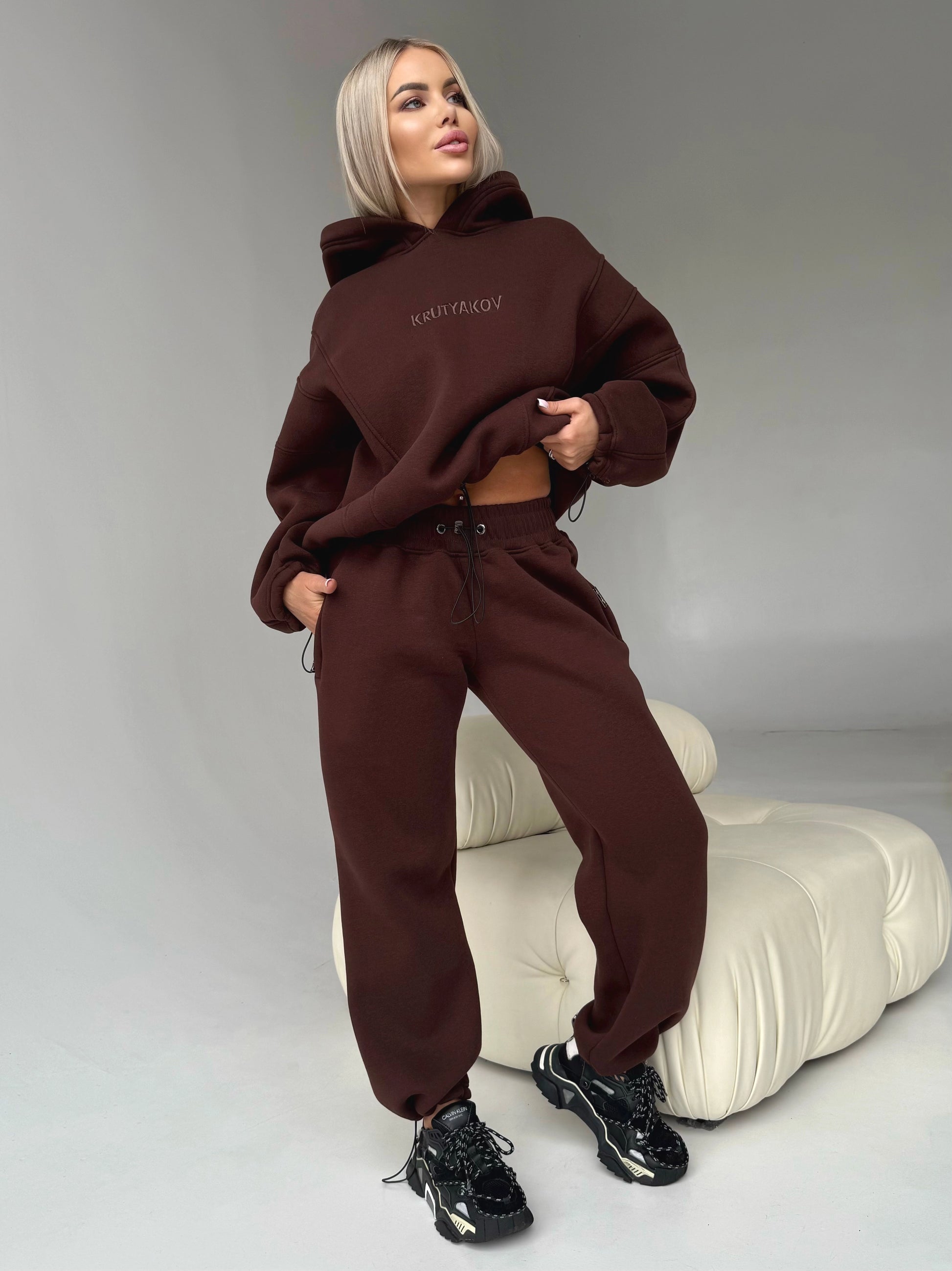 Women’s Warm Tracksuit – Erika Brown