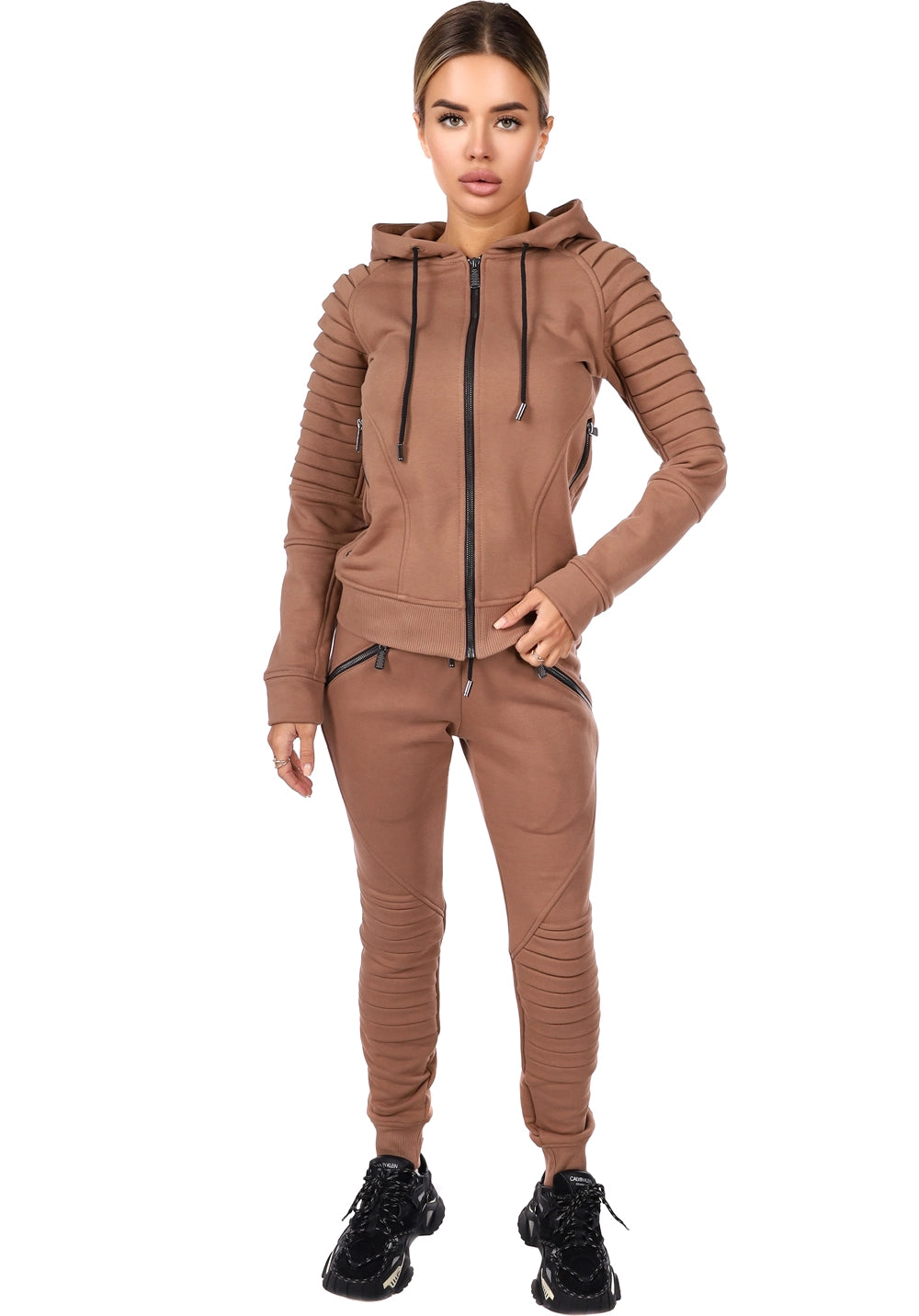 TRACKSUIT RELIEF