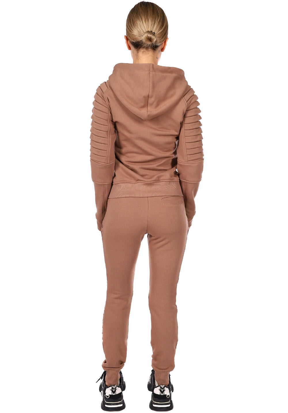 TRACKSUIT RELIEF