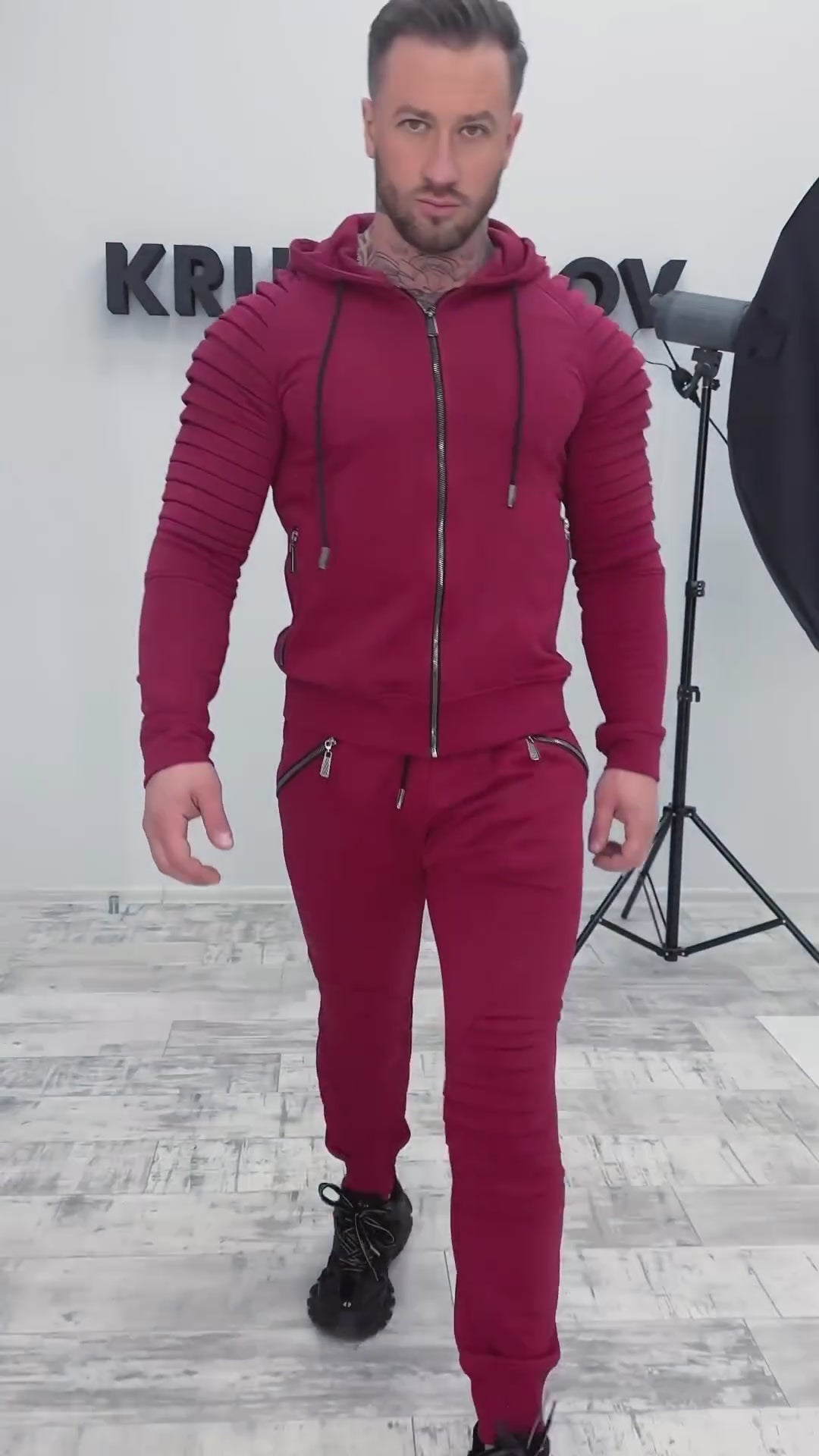 TRACKSUITS FOR COUPLES RELIEF