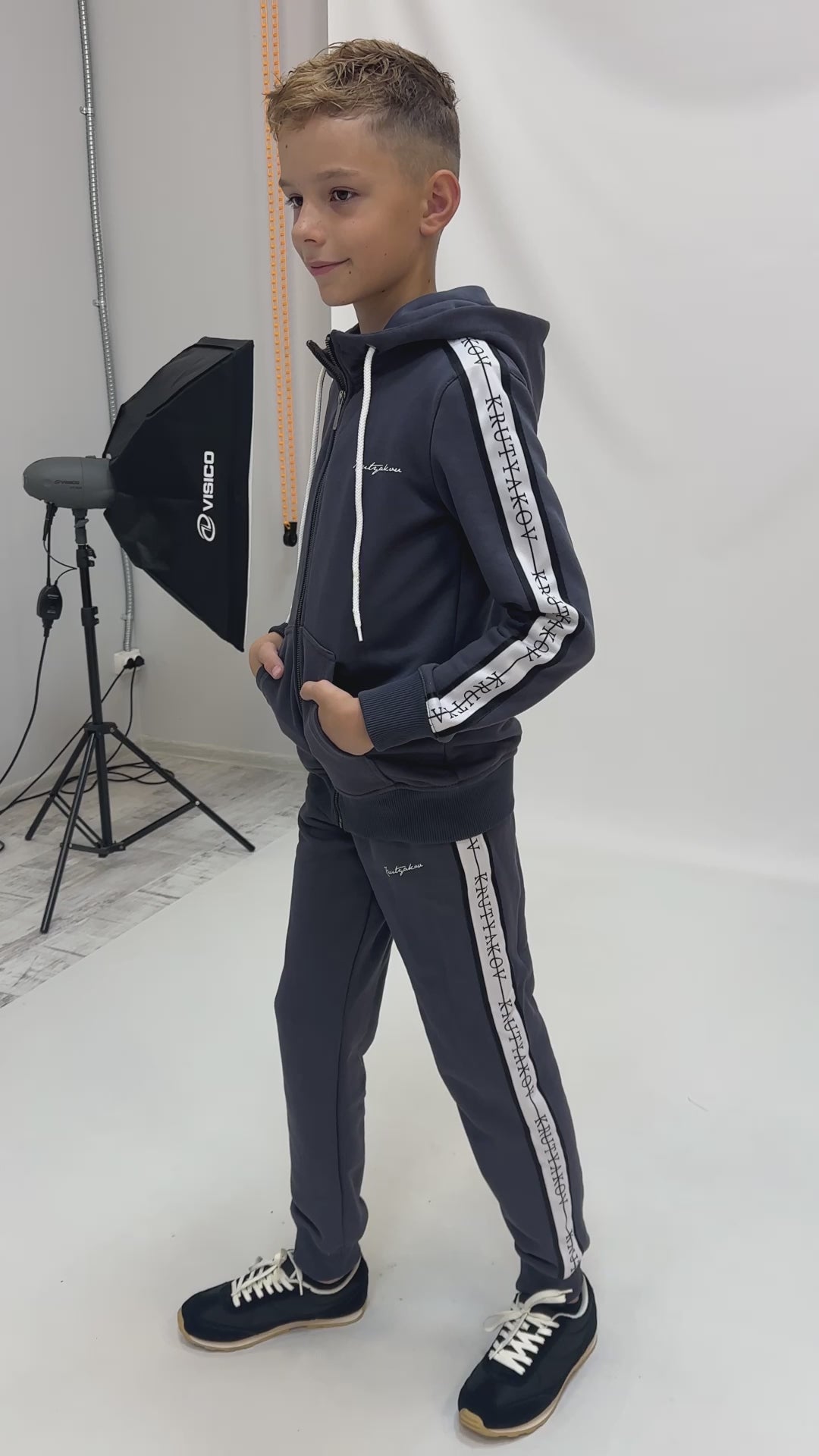 TRACKSUIT STRIPES