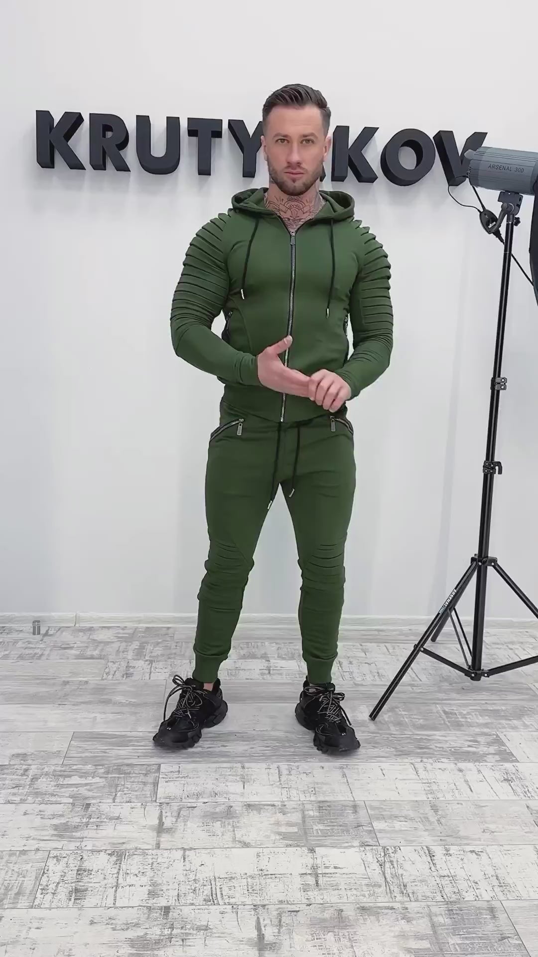 TRACKSUITS FOR COUPLES RELIEF