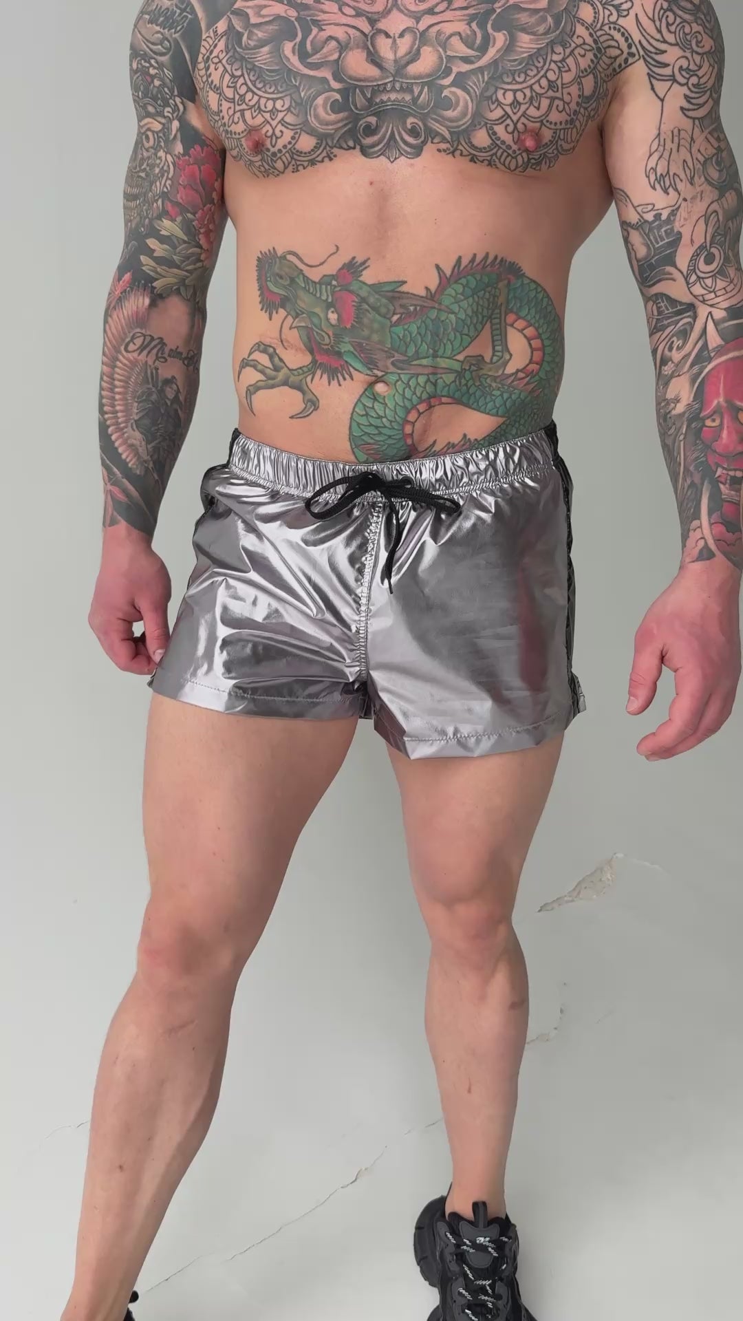 Men’s Shiny Shorts – HOAH GLOSS SILVER