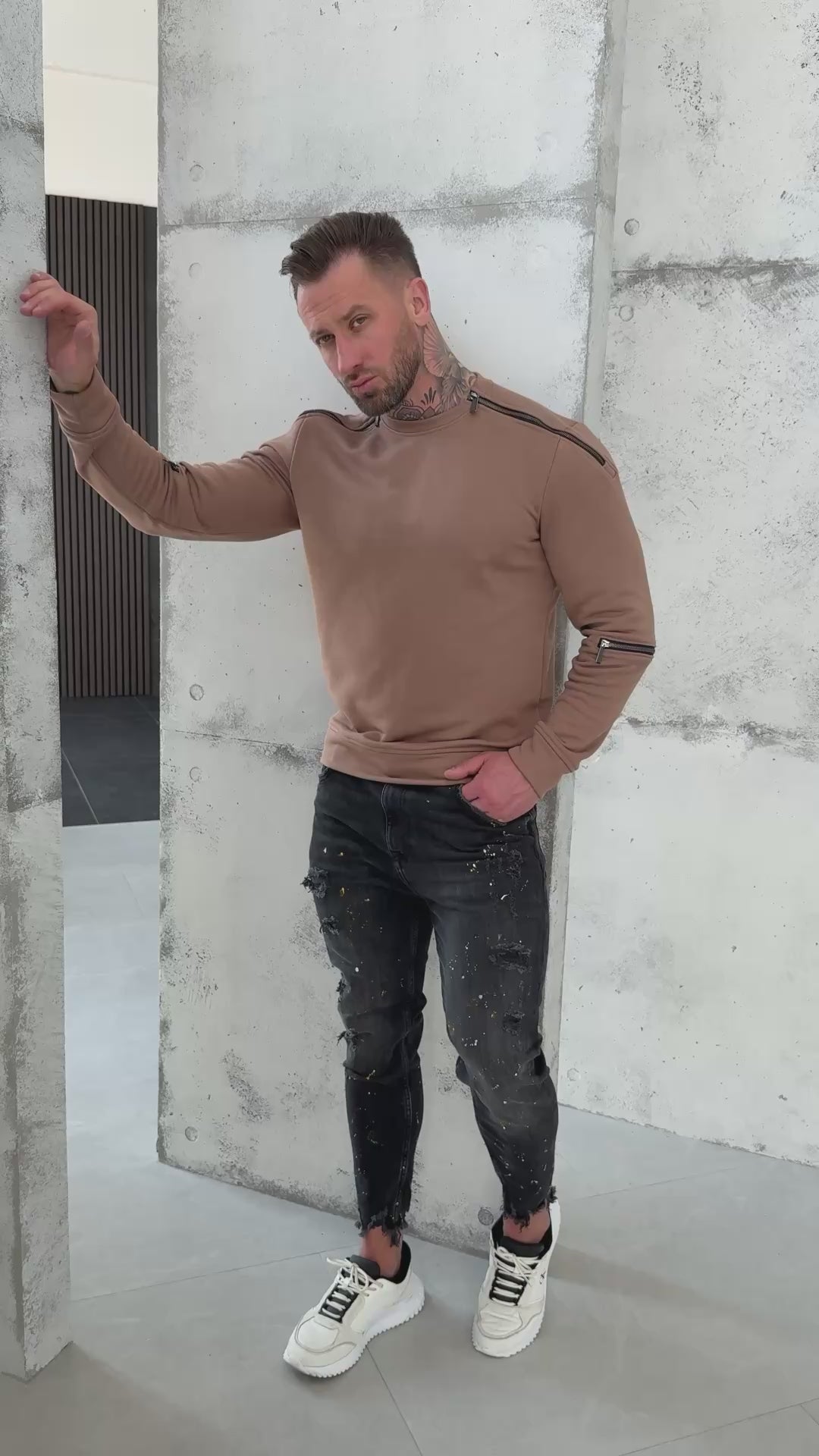 Beige men’s smart casual sweatshirt with modern fit