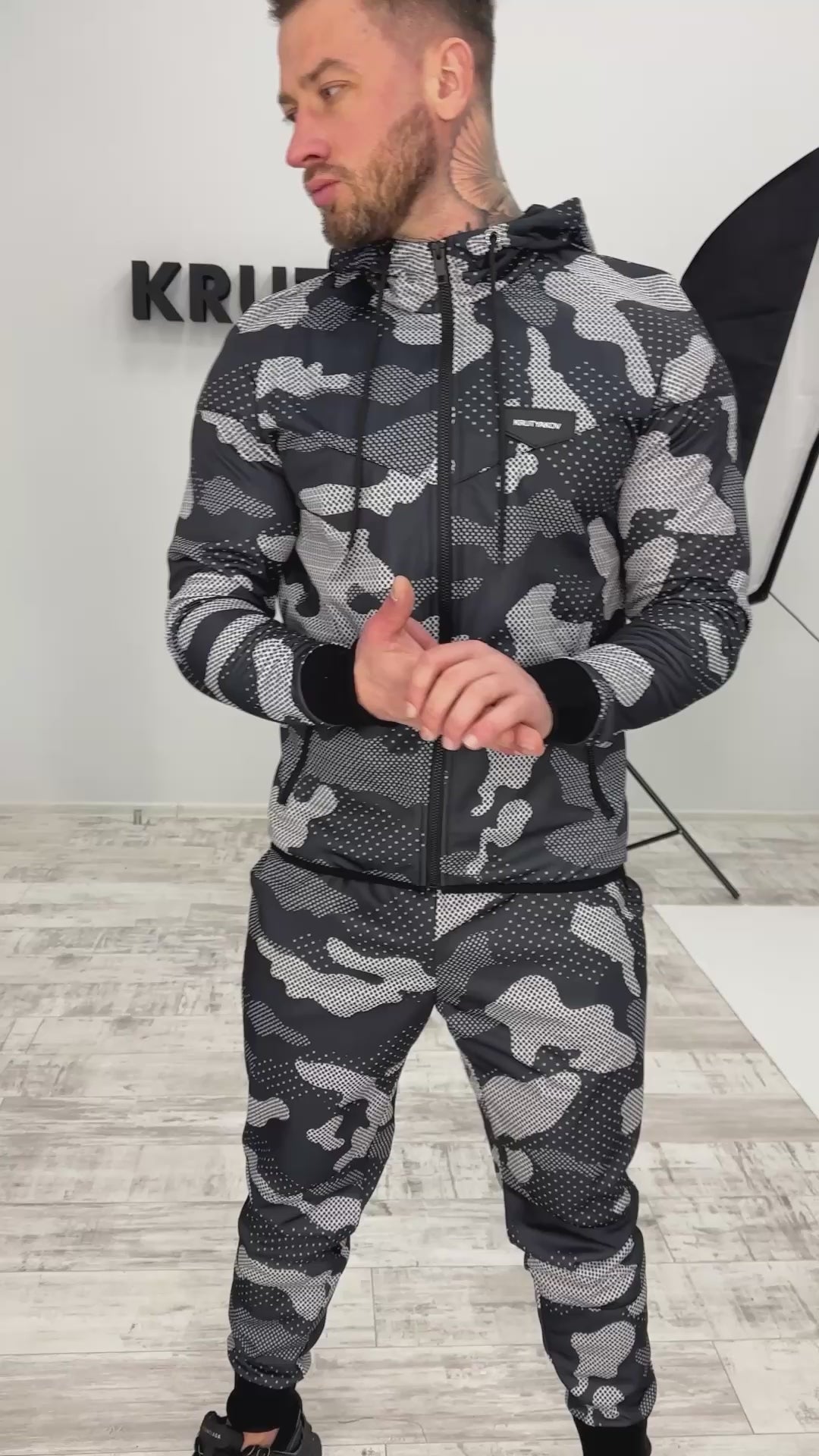 TRACKSUIT CAMO DOT